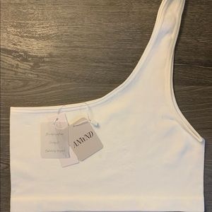 One shoulder crop top ✨